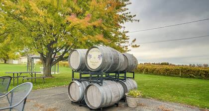 Quaint Ripley Retreat - 5 Mi to Ripley Beach!