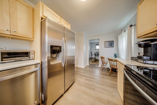 Cottage (3 Bedrooms) | Interior - Quaint Ripley Retreat - 5 Mi to Ripley Beach! (Ripley)