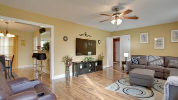 House (3 Bedrooms) | Interior