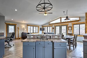 Cottage (2 Bedrooms) | Interior - Palisade Cottage on Orchard - Hike, Bike + More! (Palisade)