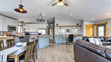 Cottage (2 Bedrooms) | Interior