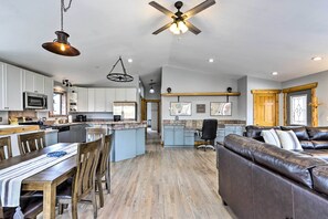 Cottage (2 Bedrooms) | Interior