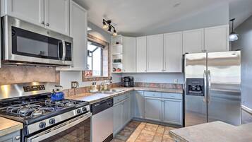 Cottage (2 Bedrooms) | Interior