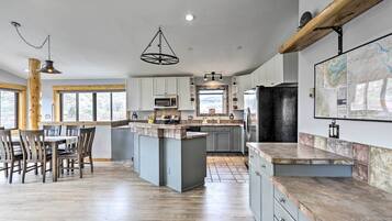 Microwave, oven, kompor, dan mesin pencuci piring