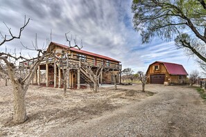 Cottage (2 Bedrooms) | Interior - Palisade Cottage on Orchard - Hike, Bike + More! (Palisade)