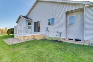 House (4 Bedrooms) | Interior - 5 Mi to Dtwn: Pet-friendly 'wheatland Twin' Home! (Fargo)