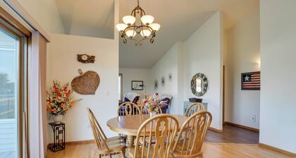 5 Mi to Dtwn: Pet-friendly 'wheatland Twin' Home!