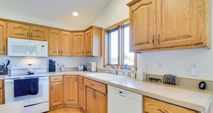 5 Mi to Dtwn: Pet-friendly 'wheatland Twin' Home!