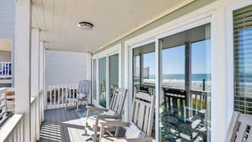 Casa (Multiple Bedrooms) | Parte interna