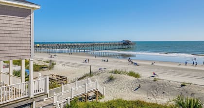 Beachfront Murrells Inlet Home - Walk to Pier!