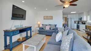 House (Multiple Bedrooms) | Interior - Beachfront Murrells Inlet Home - Walk to Pier! (Murrells Inlet)