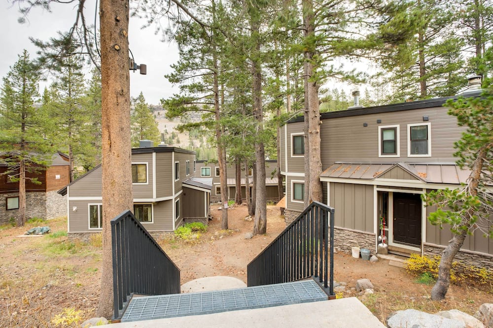 Mountain Condo w/ Fireplace in Kirkwood Ski Resort - Tragedy Spring, CA