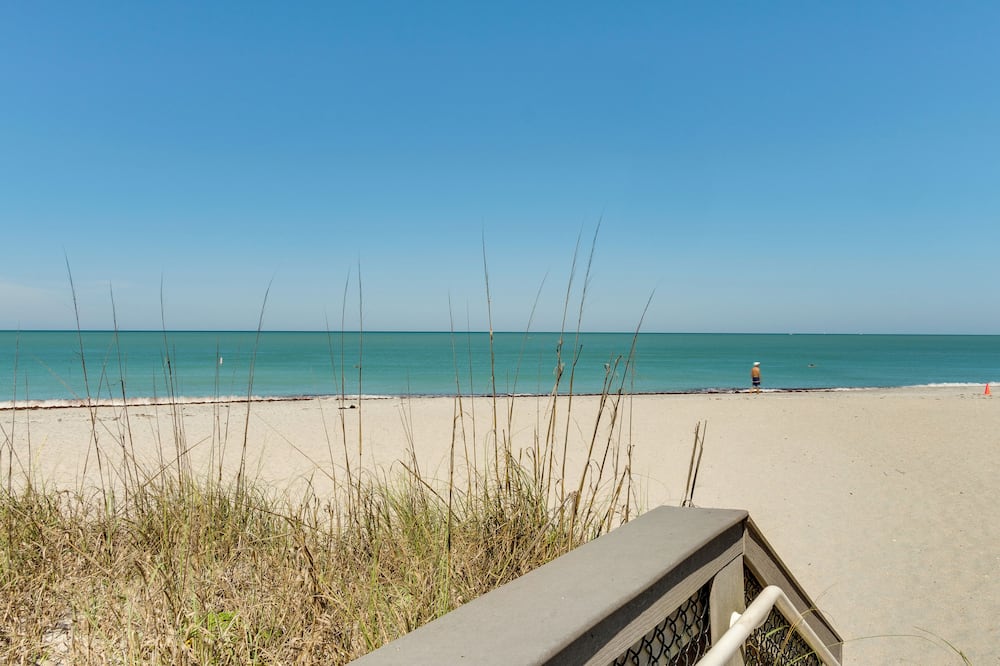 Pet-friendly Venice Vacation Rental, 3 Mi to Beach - Venice Gardens, FL