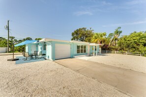 House (2 Bedrooms) | Interior - Pet-friendly Venice Vacation Rental, 3 Mi to Beach (Venice)