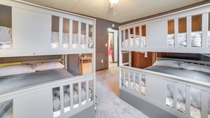 House (3 Bedrooms) | Interior - Houghton Lake Vacation Rental - Walk to the Water! (Houghton Lake)