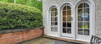 馬馬羅內克歷史悠久的賓館 - 步行至港口！