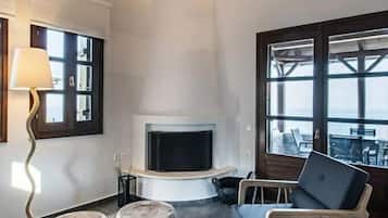 Smart TV 40 polegadas com canais a cabo, lareira