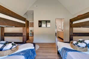 4 개의 침실, 다리미/다리미판, 무료 유아용 침대, 침대 시트