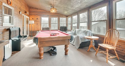 Pool, Deck & Fire Pit: Dog-friendly Ohio Escape!