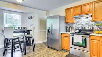 House (3 Bedrooms) | Interior