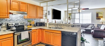 Central High Point Home < 1 Mi to Downtown!