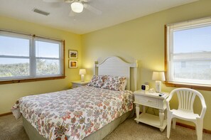 4 bedrooms, iron/ironing board, free WiFi, bed sheets