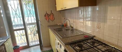 冰箱、烤箱、炉灶、茶具/咖啡用具