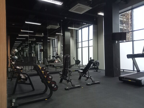 Fitness facility - Modern And Cozy Living Studio Loft At Kingland Avenue Apartment (South Tangerang)
