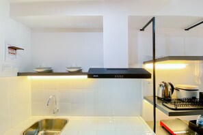 Studio | Private kitchen - Comfortable Studio Apartment At Tokyo Riverside Pik 2 (Teluknaga)