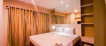 Modern And Cozy Studio At Student Park Apartment