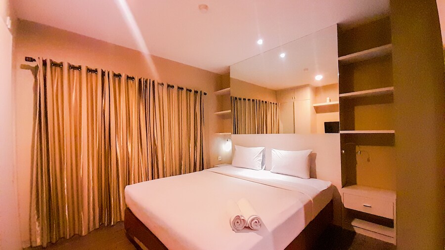 Modern And Cozy Studio At Student Park Apartment