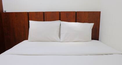 Homey And Modern Designed 2Br Apartment Parahyangan Residence