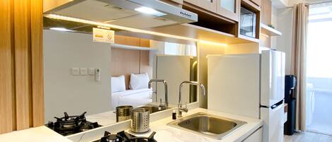 スタジオ | 専用キッチン | 大型冷蔵庫、コンロ