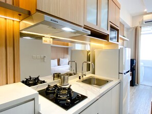 Refrigerador con freezer, placa de cocina