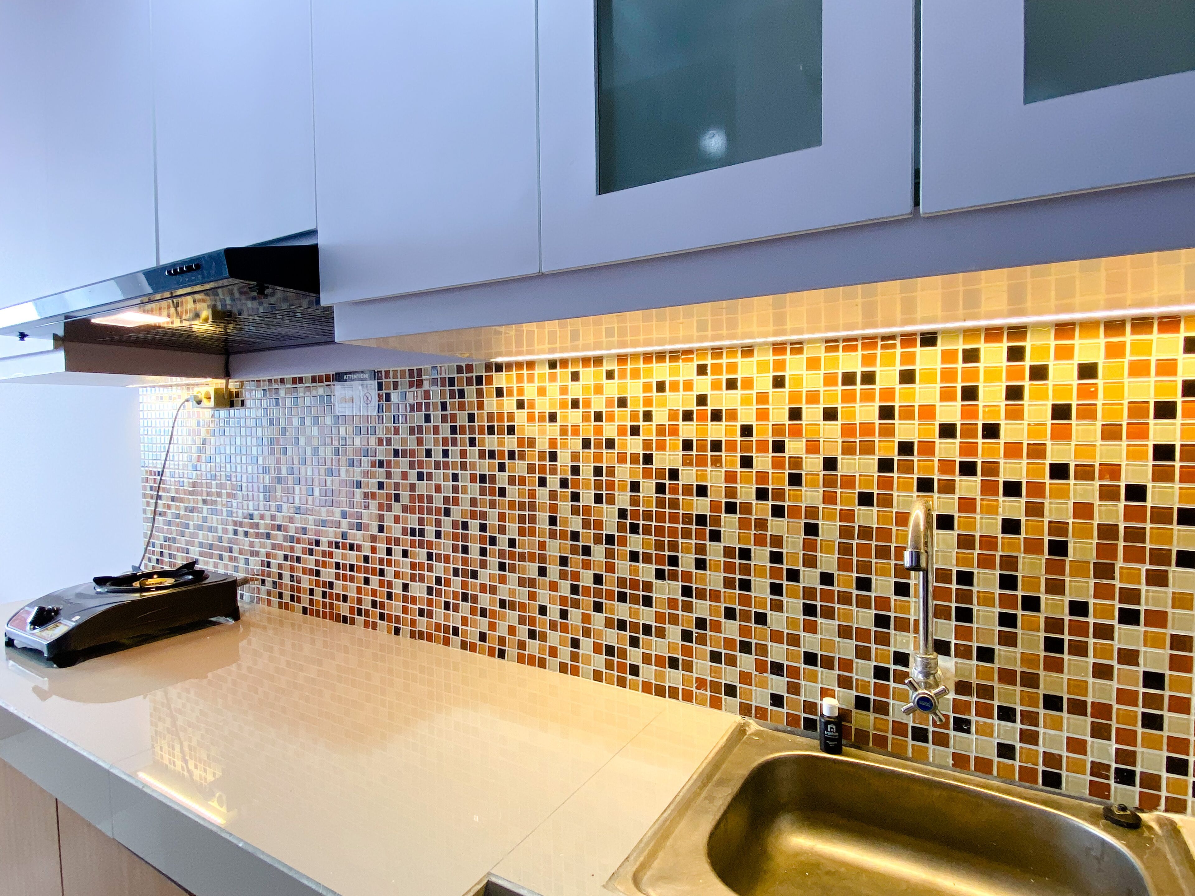Estudio | Cocina privada | Refrigerador con congelador y parrilla de estufa 
