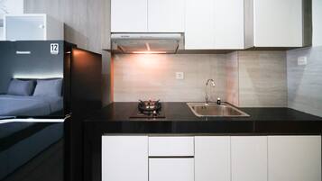 Studio | Eget kjøkken | Kjøleskap og kokeplater