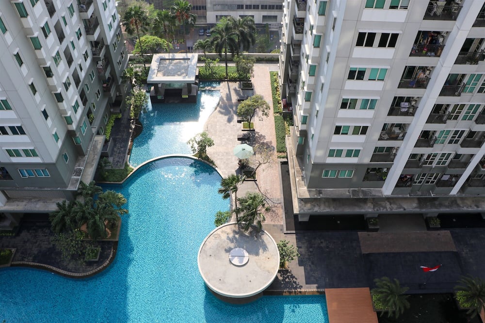 Full Furnished With Comfort Design 2Br Apartment At Thamrin Residence
