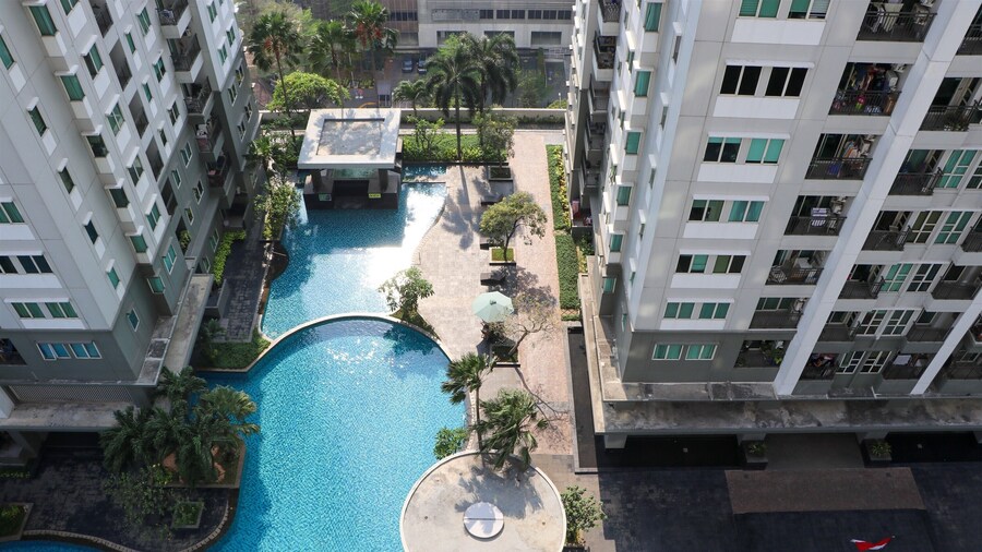 Full Furnished With Comfort Design 2Br Apartment At Thamrin Residence