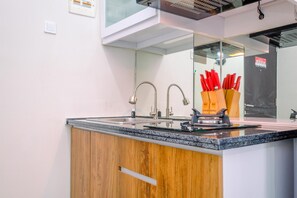 Estúdio | Cozinha privada | Geladeira grande, cooktop