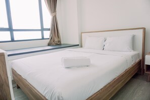 Minibar, free WiFi - Homey And Comfort Living Studio Collins Boulevard Apartment (Tangerang)
