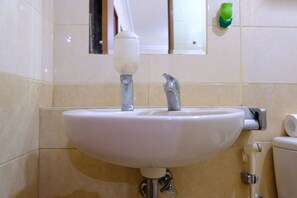Apartment | Badezimmer | Dusche, Handtücher