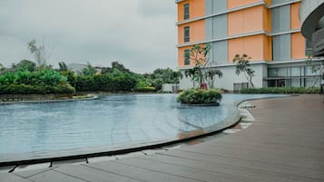 Kolam renang outdoor