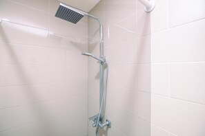 Apartment | Bathroom | Shower, towels - Spacious And Elegant 1Br Apartment Pejaten Park Residence (Jakarta)