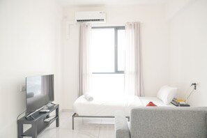Studio - Homey And Well Furnished Studio Sky House Alam Sutera Apartment (Tangerang)