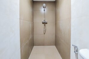 Apartment | Badezimmer | Dusche, Handtücher
