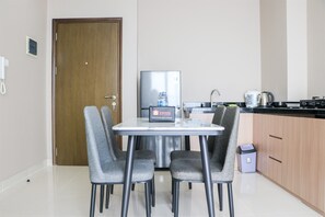 Private kitchen - Modern And Compact Designed 1Br At Ciputra International Apartment (Jakarta)
