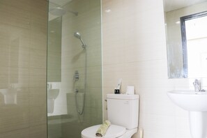 Leilighet | Bad | Dusj og håndklær