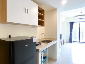 Apartment | Eigene Küche | Großer Kühlschrank, Herdplatte