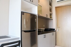 开间 | 私人厨房 | 大冰箱、炉灶