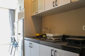 Estúdio | Cozinha privada | Geladeira grande, cooktop